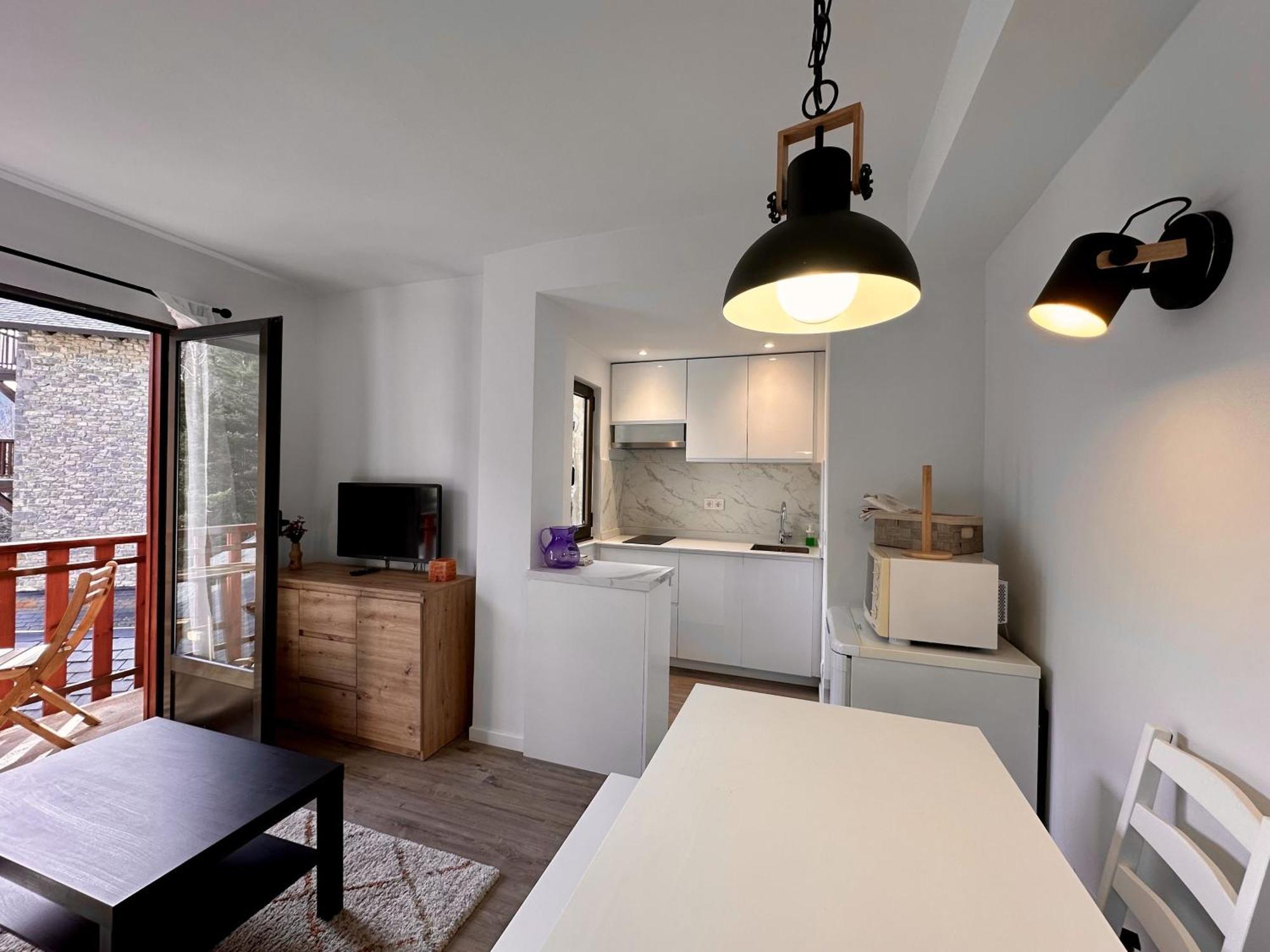 Tebarray ☆ Increibles Vistas, Terraza Y Garaje - Pirineos360 Apartment Sallent De Gallego Exterior photo
