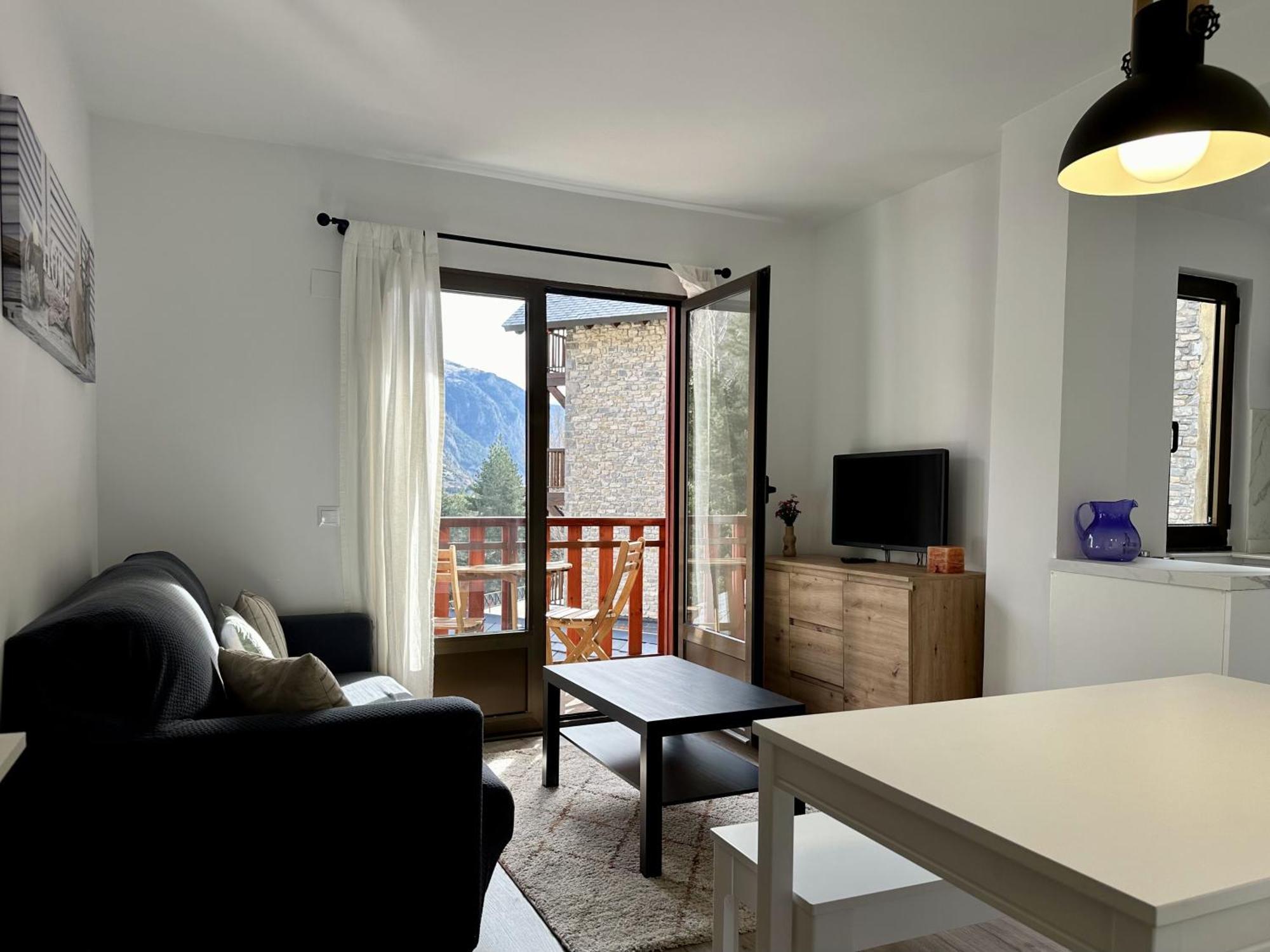 Tebarray ☆ Increibles Vistas, Terraza Y Garaje - Pirineos360 Apartment Sallent De Gallego Exterior photo